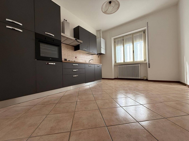 Bilocale in Affitto a Gavirate, 650&euro;, 68 m²