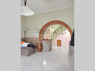 Appartamento in Vendita a Caltagirone, 89'000&euro;, 216 m²