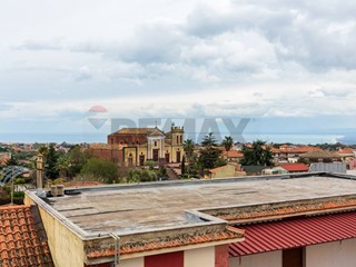 Trilocale in Vendita a Tremestieri Etneo, 79'000&euro;, 137 m²