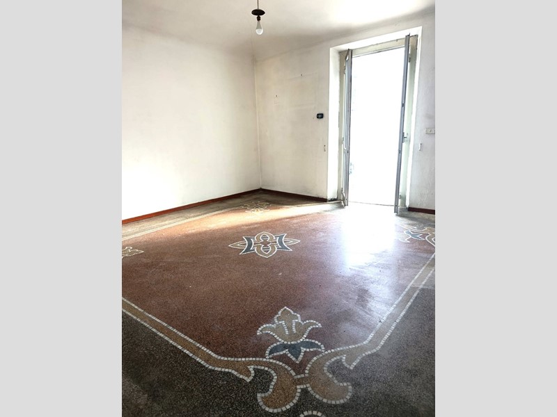 Appartamento in Vendita a Savona, 90'000&euro;, 125 m²