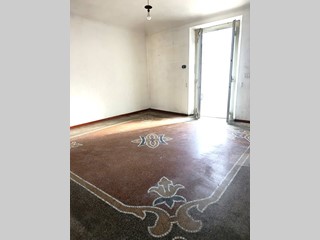 Appartamento in Vendita a Savona, 90'000&euro;, 125 m²