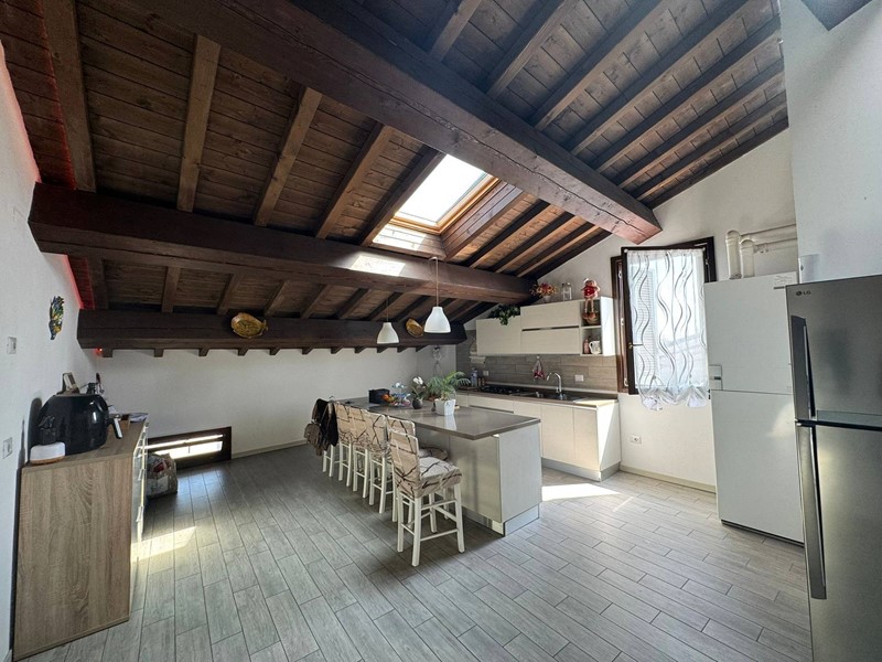 Appartamento in Vendita a Concordia sulla Secchia, 135'000&euro;, 174 m²
