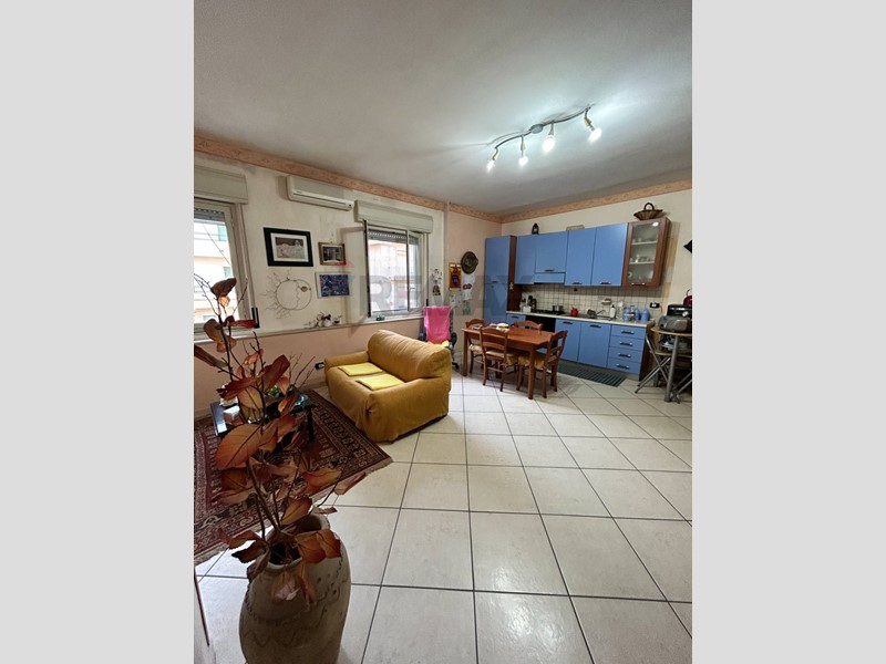 Appartamento in Vendita a Rosolini, 40'000&euro;, 94 m²