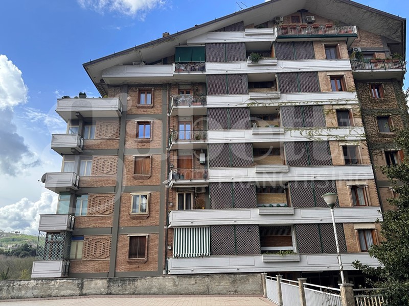 Appartamento in Vendita a Avellino, 290'000&euro;, 170 m²