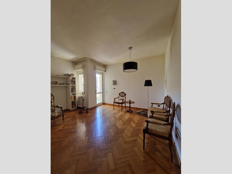 Quadrilocale in Vendita a Brindisi, 189'000&euro;, 140 m², con Box