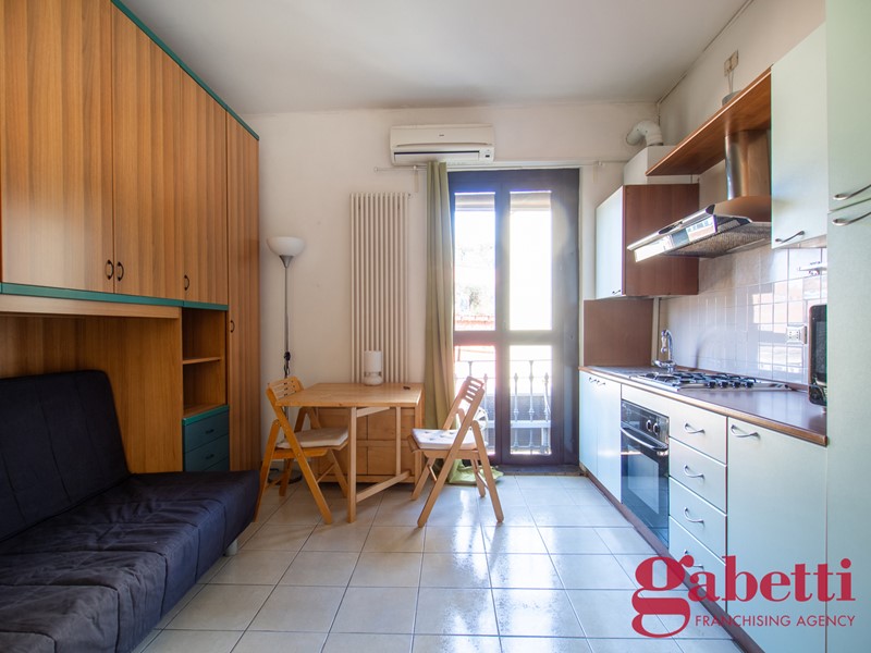 Monolocale in Affitto a Milano, 700&euro;, 30 m², arredato