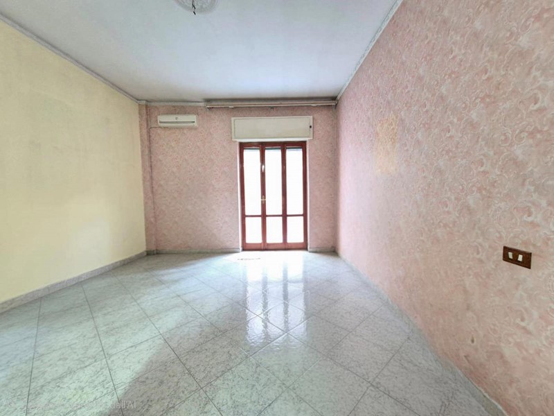 Appartamento in Vendita a Caivano, 100'000&euro;, 127 m²