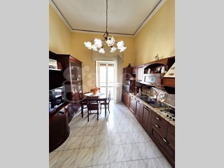 Bilocale in Vendita a Napoli, 150'000&euro;, 70 m²