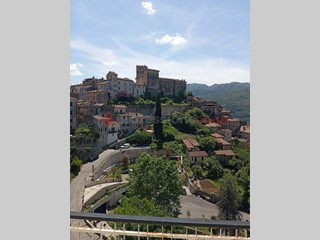 Appartamento in Vendita a Roviano, 110'000&euro;, 137 m²