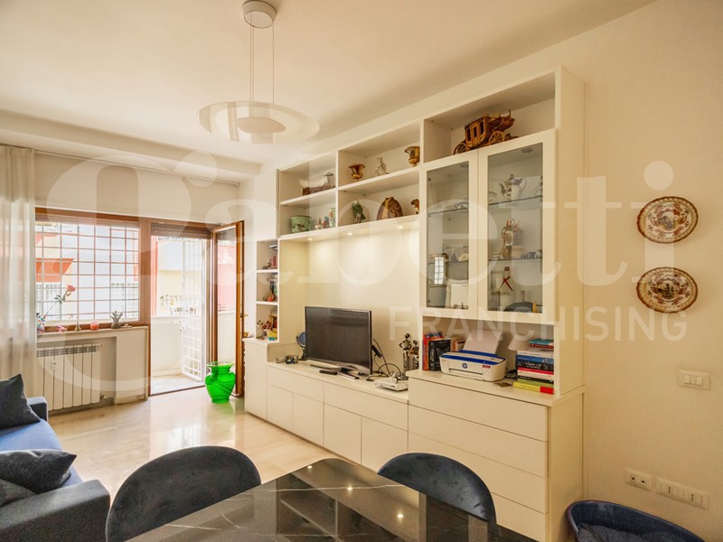 Bilocale in Vendita a Roma, 540'000&euro;, 70 m²