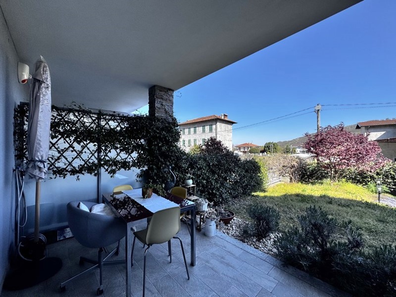 Trilocale in Vendita a Meina, 220'000&euro;, 80 m², con Box