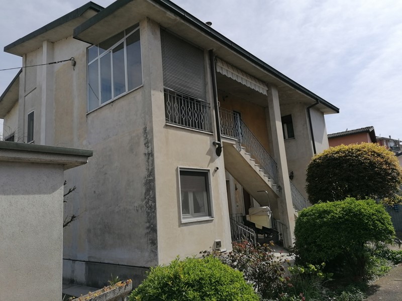 Quadrilocale in Vendita a Rivolta d'Adda, 160'000&euro;, 120 m², con Box