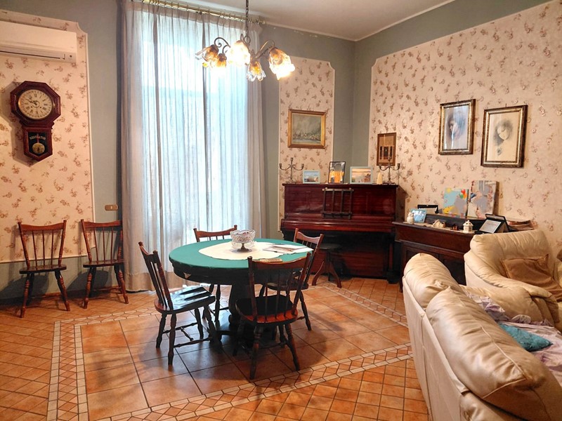 Quadrilocale in Vendita a Napoli, 420'000&euro;, 145 m²