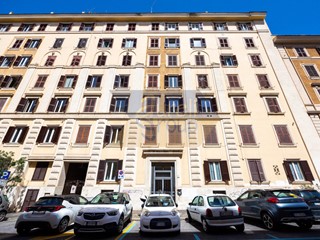 Bilocale in Vendita a Roma, zona San Giovanni, 438'000&euro;, 55 m²