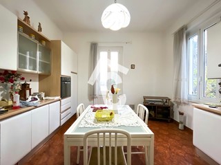 Appartamento in Affitto a Jesi, 600&euro;, 130 m², arredato