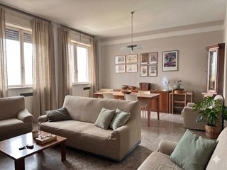 Appartamento in Vendita a Bologna, 470'000&euro;, 123 m², con Box