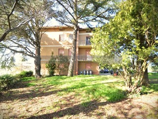 Appartamento in Vendita a Perugia, zona Sant'egidio, 135'000&euro;, 140 m², con Box