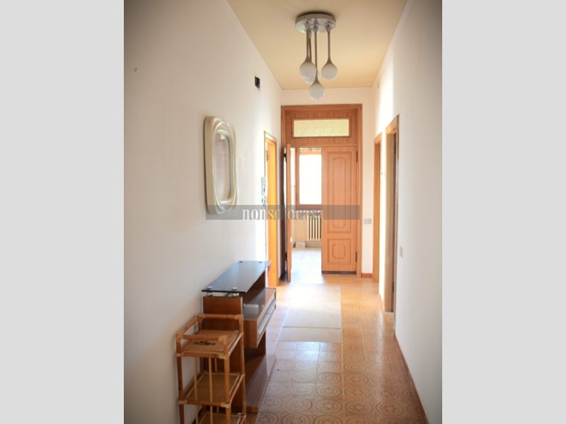 Appartamento in Vendita a Perugia, zona Sant'egidio, 135'000&euro;, 140 m², con Box