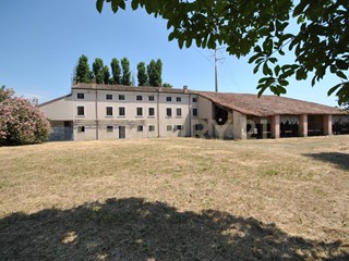 Appartamento in Vendita a Arcole, 460'000&euro;, 854 m², con Box