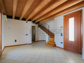 Appartamento in Vendita a Bolzano Vicentino, 198'000&euro;, 144 m², con Box
