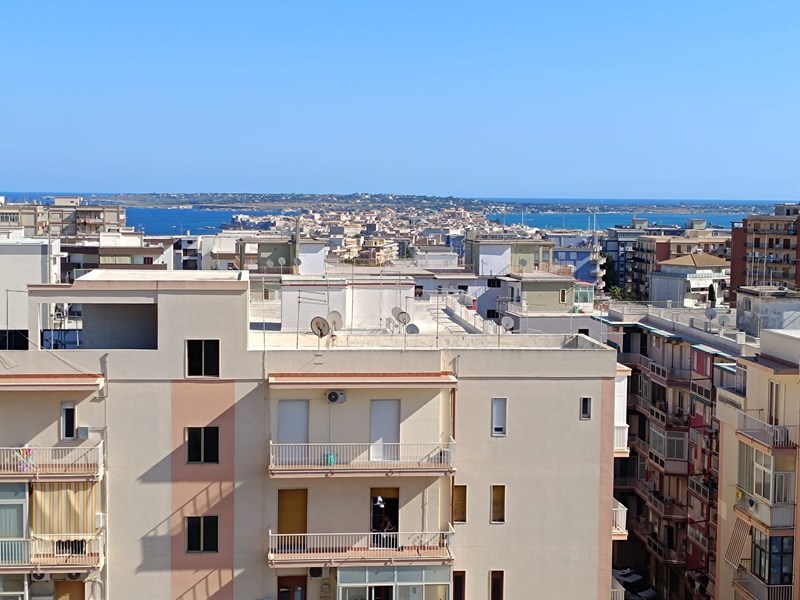 Appartamento in Vendita a Siracusa, zona ZECCHINO, 135&euro;, 141 m²
