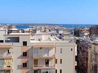 Appartamento in Vendita a Siracusa, zona ZECCHINO, 135&euro;, 141 m²