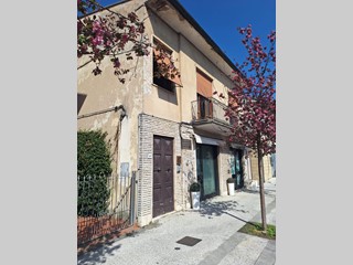 Appartamento in Vendita a Capannori, 150'000&euro;, 134 m²