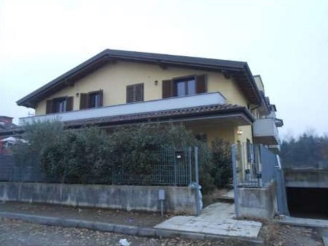 Trilocale in Vendita a Pozzo d'Adda, 119'633&euro;, 122 m², con Box