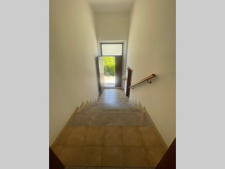 Trilocale in Vendita a Poggibonsi, 188'000&euro;, 84 m², con Box