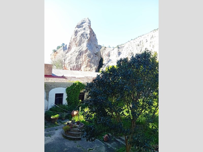 Appartamento in Vendita a Vicopisano, zona Uliveto Terme, 125'000&euro;, 130 m²