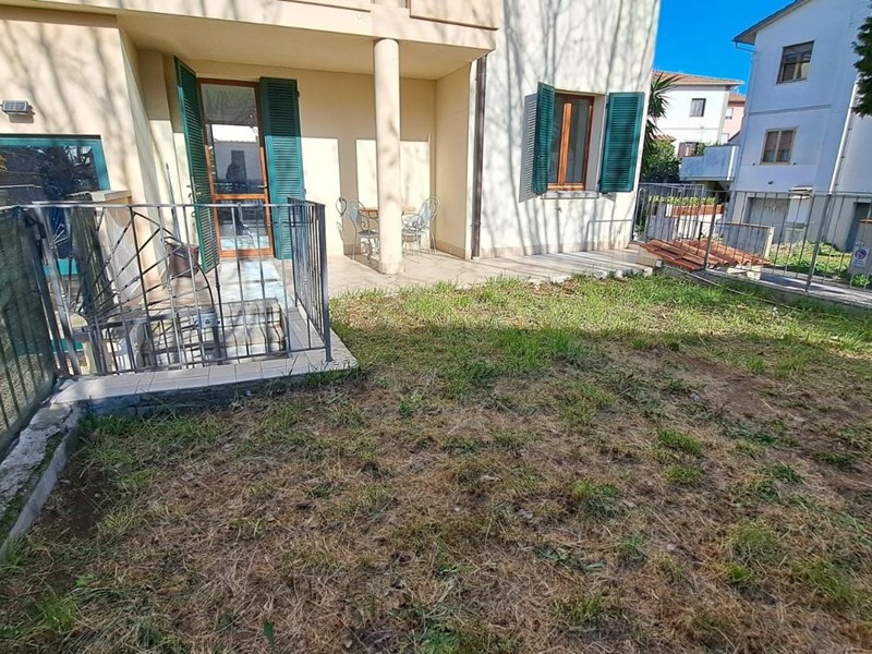 Trilocale in Vendita a Rosignano Marittimo, zona Rosignano Solvay, 168'000&euro;, 70 m², con Box