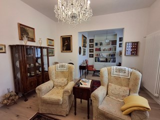 Appartamento in Vendita a Capraia e Limite, 360'000&euro;, 190 m²