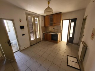 Quadrilocale in Vendita a Pontedera, zona Pardossi, 59'000&euro;, 60 m²