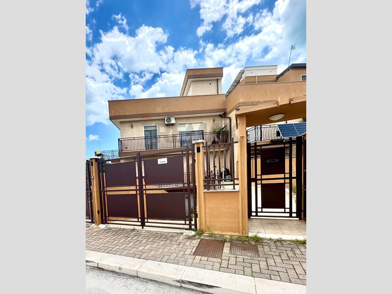 Quadrilocale in Vendita a Manfredonia, 248'000&euro;, 145 m²