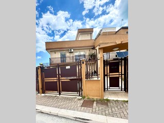 Quadrilocale in Vendita a Manfredonia, 248'000&euro;, 145 m²