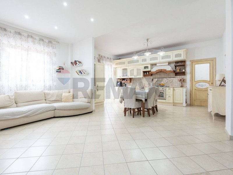 Trilocale in Vendita a Catania, 147'000&euro;, 98 m²