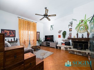 Trilocale in Vendita a Como, 180'000&euro;, 77 m²