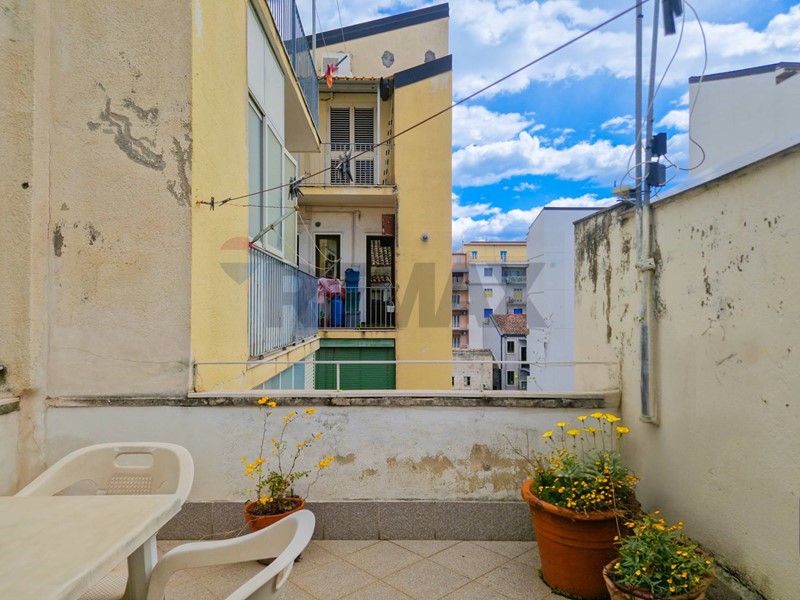 Appartamento in Affitto a Catania, 1'000&euro;, 130 m²