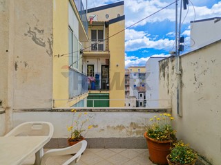 Appartamento in Affitto a Catania, 1'000&euro;, 130 m²