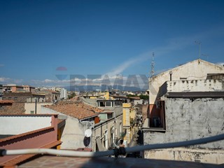 Quadrilocale in Vendita a Catania, 75'000&euro;, 94 m²