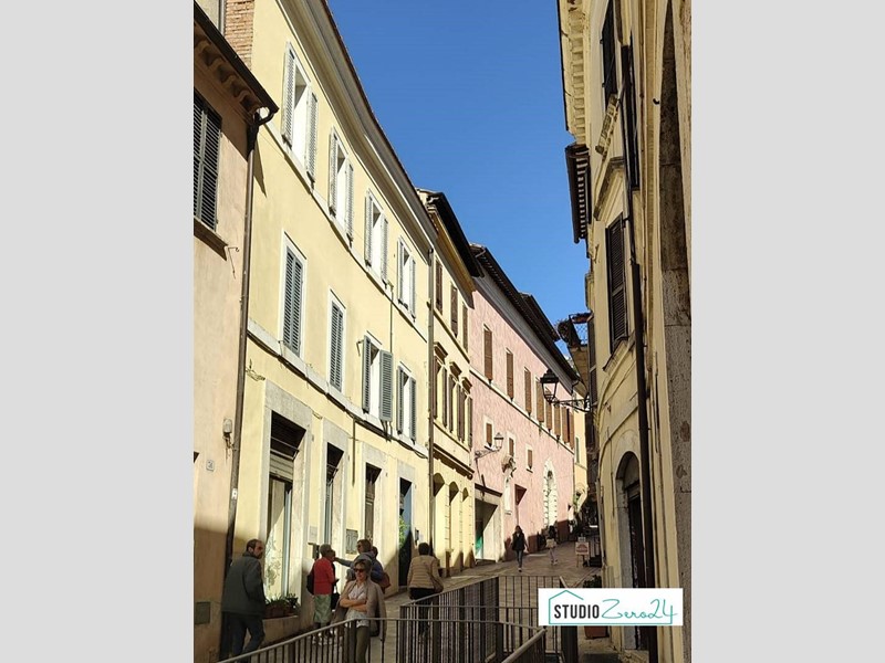 Bilocale in Vendita a Amelia, 89'000&euro;, 70 m²
