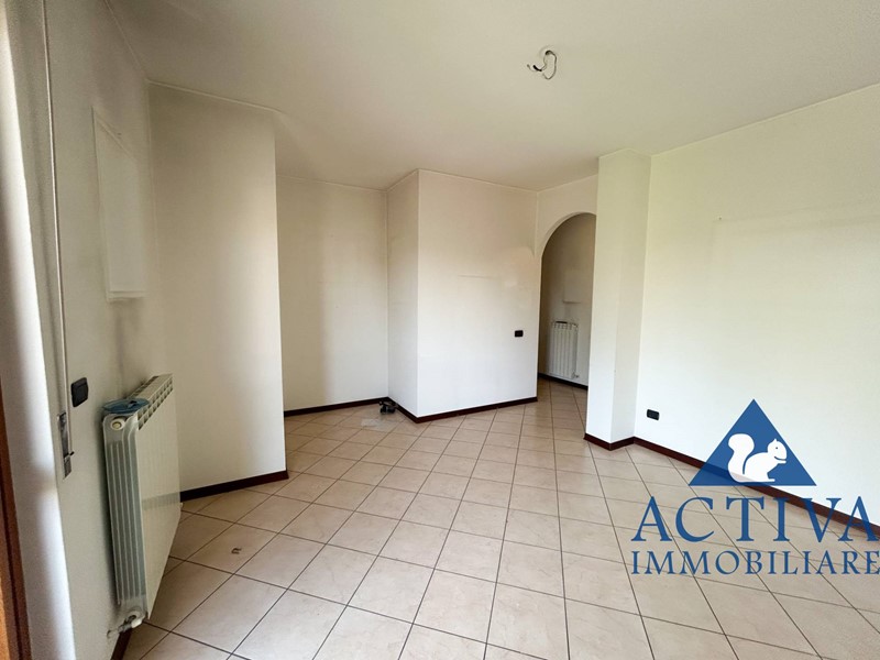 Trilocale in Vendita a Gorla Minore, 129'000&euro;, 87 m²