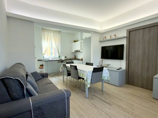 Bilocale in Vendita a Seveso, 169'000&euro;, 91 m²