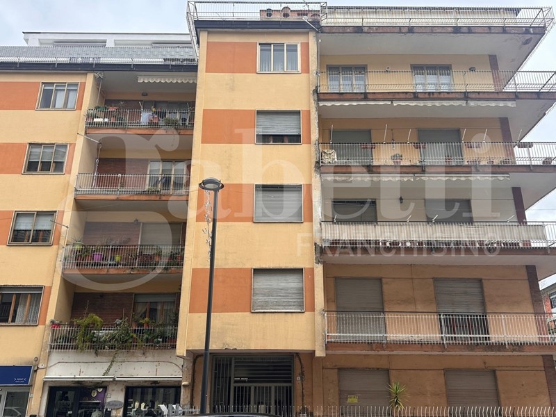 Trilocale in Vendita a Avellino, 98'000&euro;, 75 m², arredato