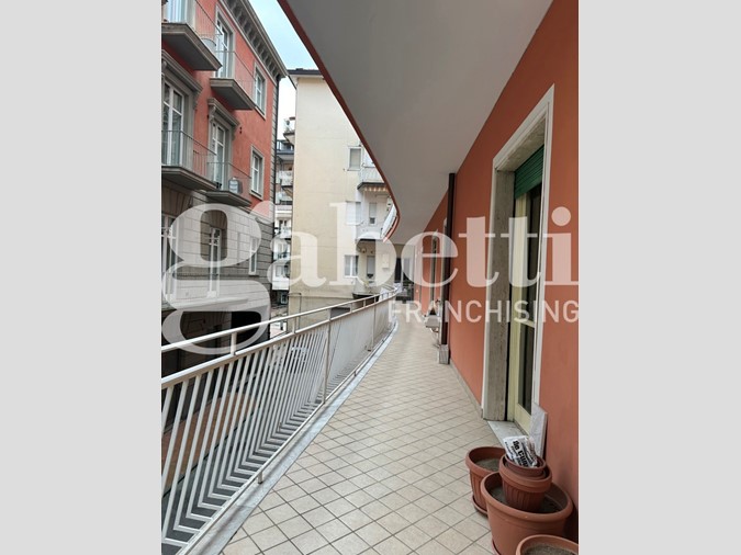 Appartamento in Vendita a Avellino, 350'000&euro;, 240 m²