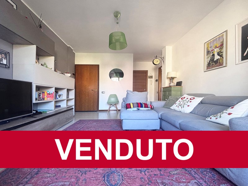 Trilocale in Vendita a Lacchiarella, 190'000&euro;, 90 m², con Box