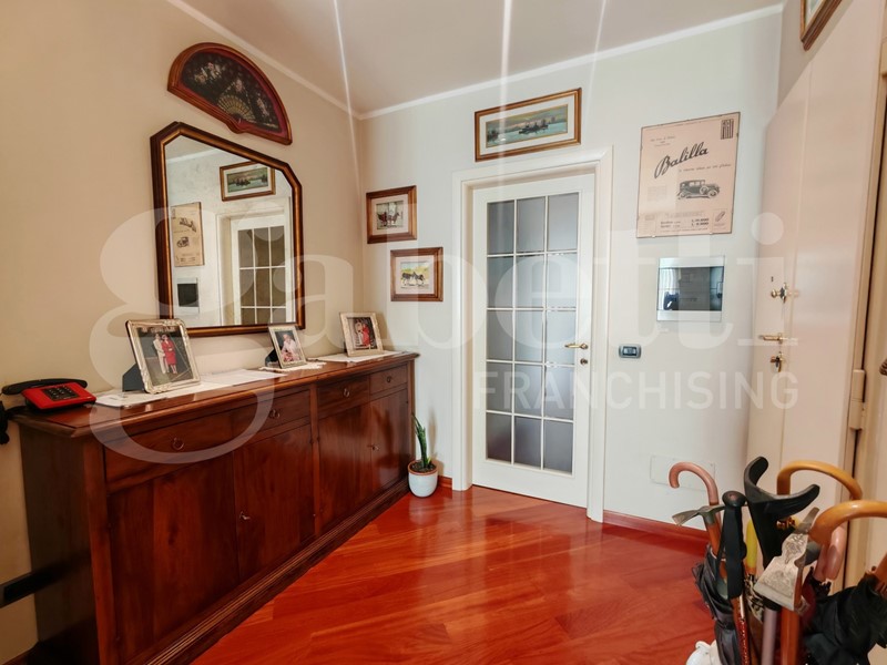 Quadrilocale in Vendita a Firenze, 325'000&euro;, 80 m²