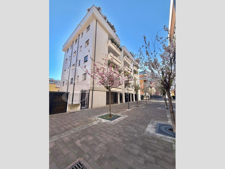 Bilocale in Vendita a Milano, 315'000&euro;, 55 m², con Box