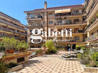 Trilocale in Vendita a Roma, 295'000&euro;, 94 m²