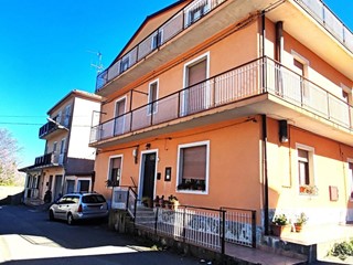 Appartamento in Vendita a Girifalco, 65'000&euro;, 129 m²